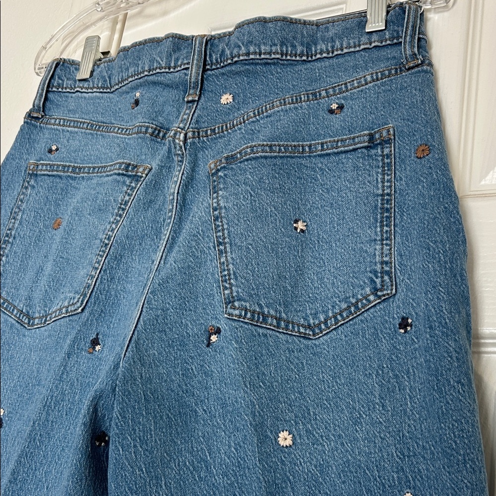 Universal Thread Blue Embroidered Jeans - Picture 4 of 4